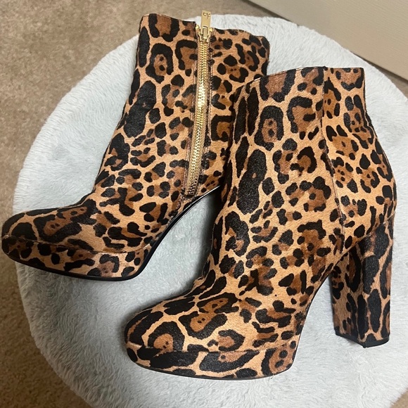 Calvin Klein Martha Leopard Haircalf Platform Booties Size 8 - Picture 5 of 7